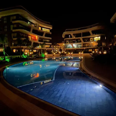 Daire Bright Flat With Pool & Private 750m To Sea